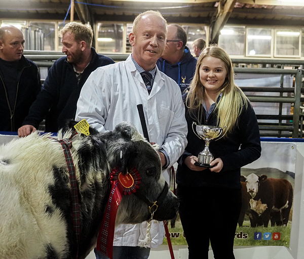 Presentation to Supreme Champion, Solway View Niko (Bedgebury Kent) from Kevin Watret 